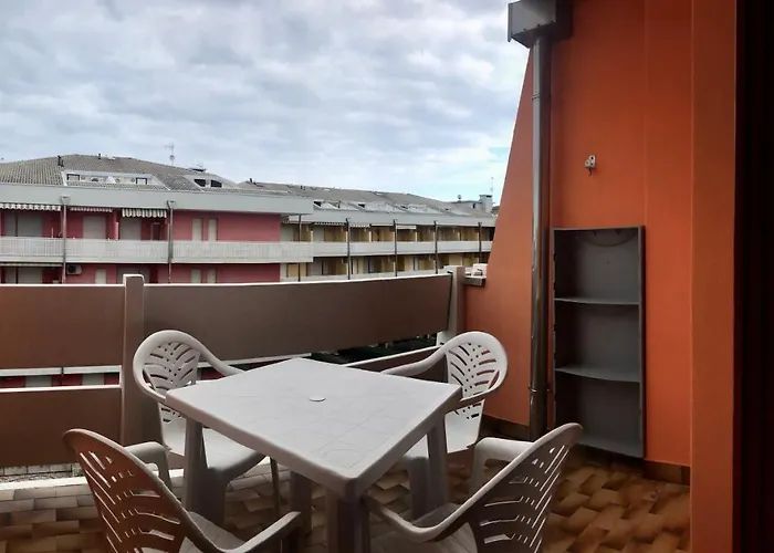 Landora Daire Bibione