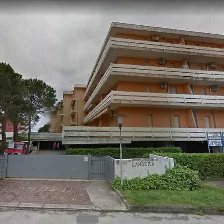 Landora Apartment *